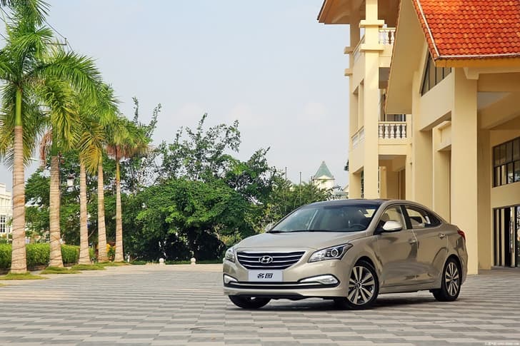New Hyundai Mistra saloon photo gallery